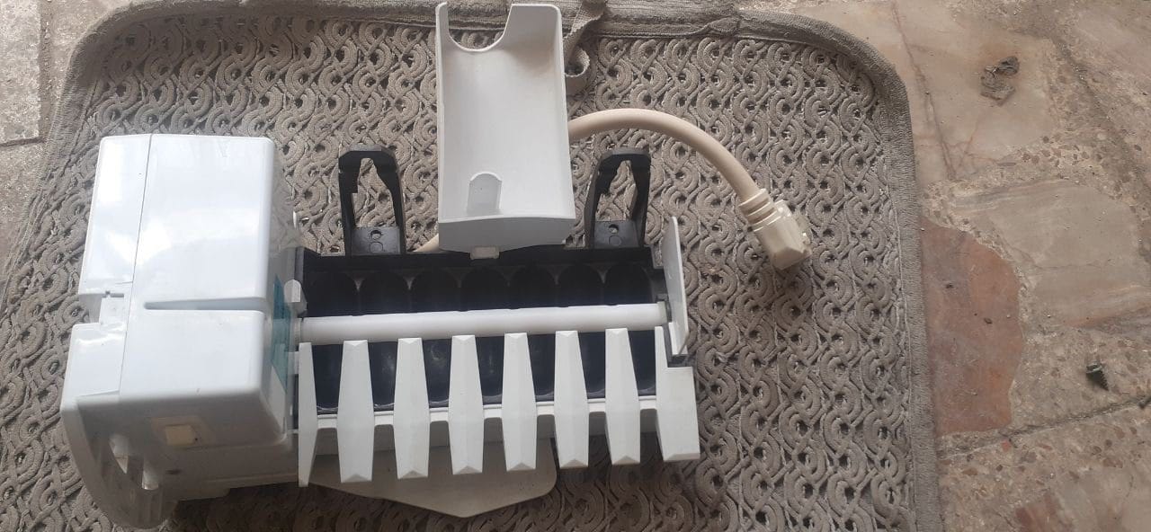 دستگاه یخ ساز یخچال فریزر