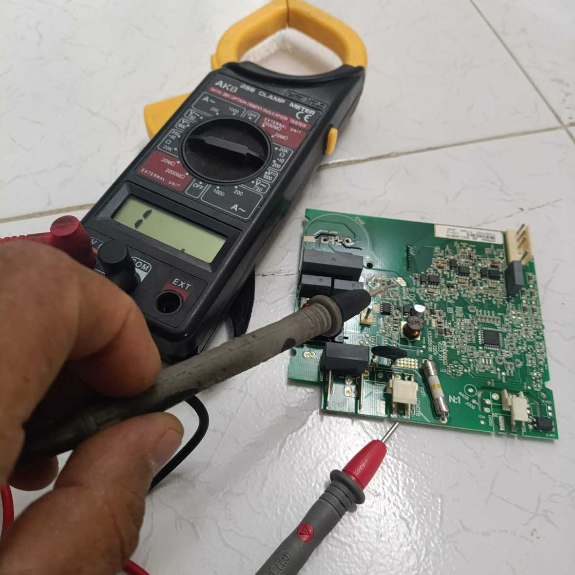 نحوه تست برد یخچال با مولتی‌متر قبل از نصب