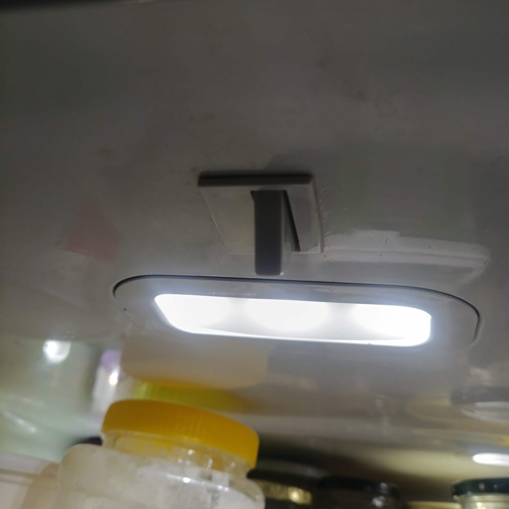 خرابی کلید روشنایی داخل یخچال 